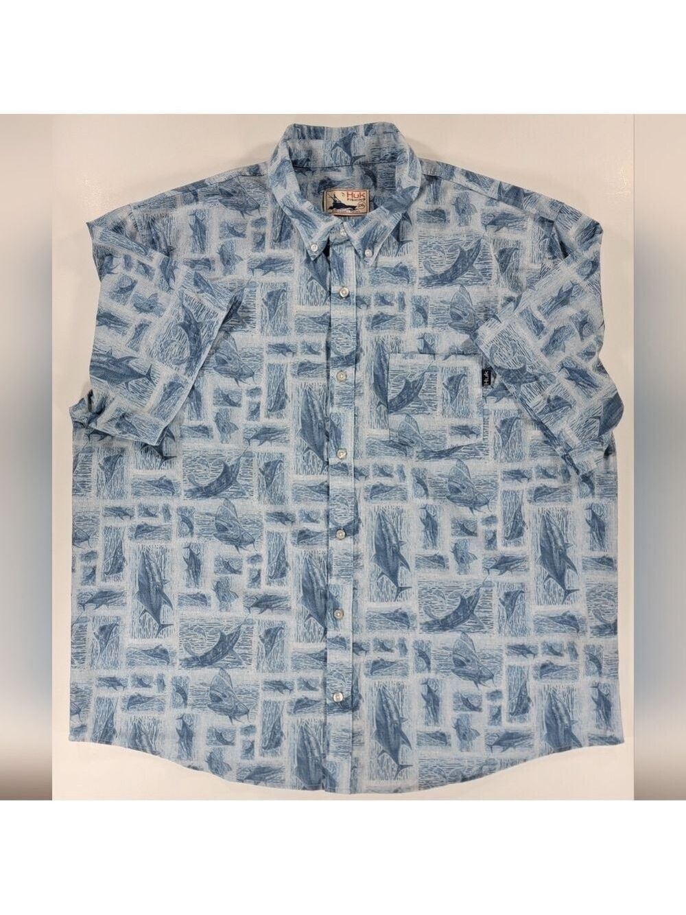 Huk Men’s XXL 2XL Short Sleeve Fish All Over Button Up Performance Fishing Shirt